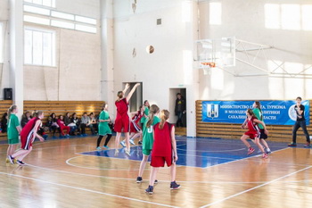 Вручены призы победителям южно-сахалинского баскетбольного первенства школьников
