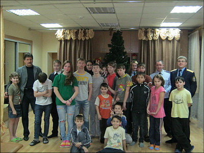 Барнаульские следователи поздравили детей-сирот с Новым годом
