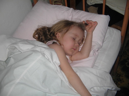 Специалисты узнали, от чего зависит продолжительность детского сна 