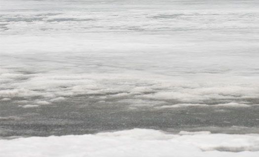 В Омске пятеро детей чуть не провалились под лед