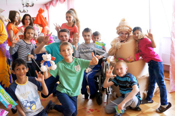 Дети туберкулезной больницы получили помощь от фонда "Лучик Детства"