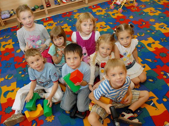 В детсадах Барнаула пообещали места для всех детей старше 3 лет